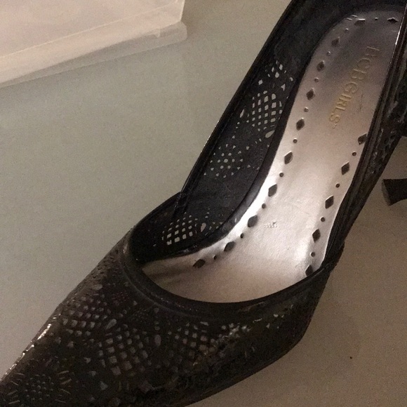 BCBG Black leather heels - Picture 2 of 7